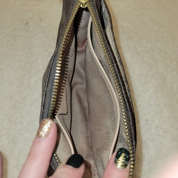 Michael Kors cosmetic case - Picture 4 of 11